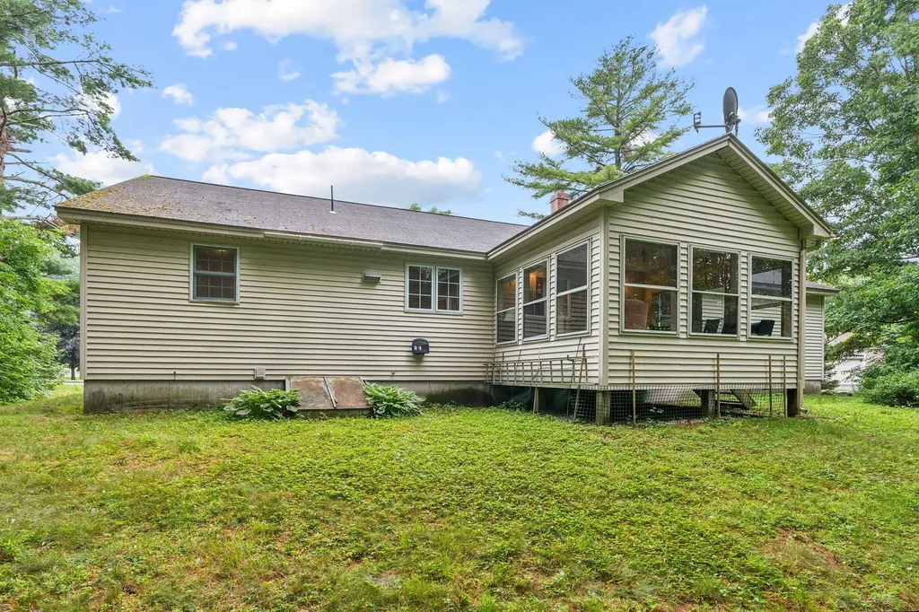 8 Brian Drive Brunswick ME 04011