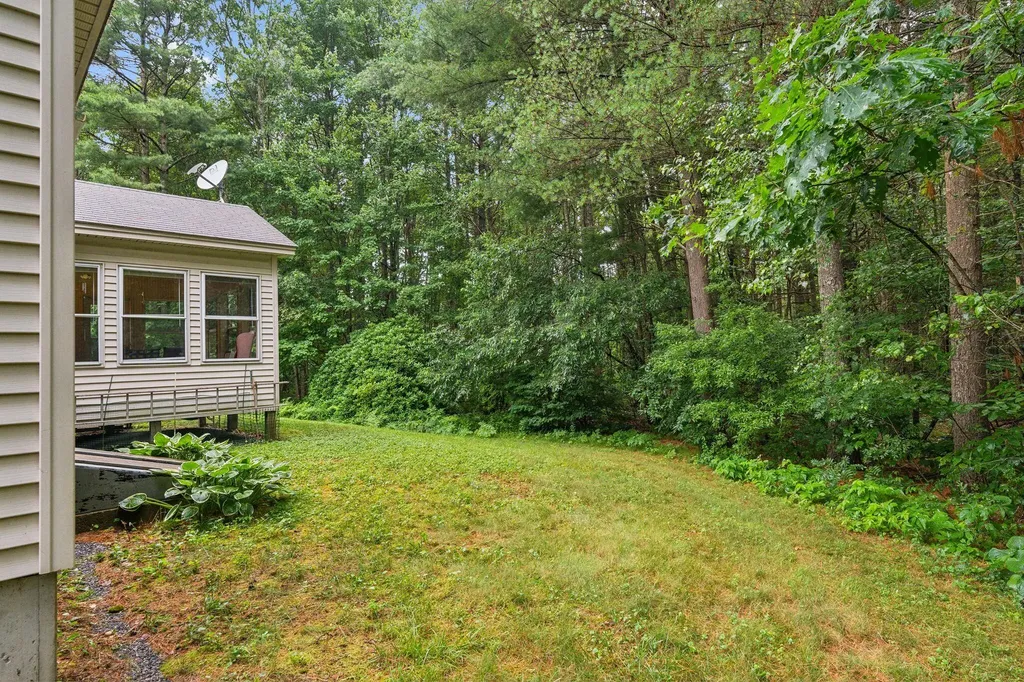 8 Brian Drive Brunswick ME 04011