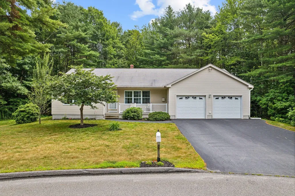 8 Brian Drive Brunswick ME 04011