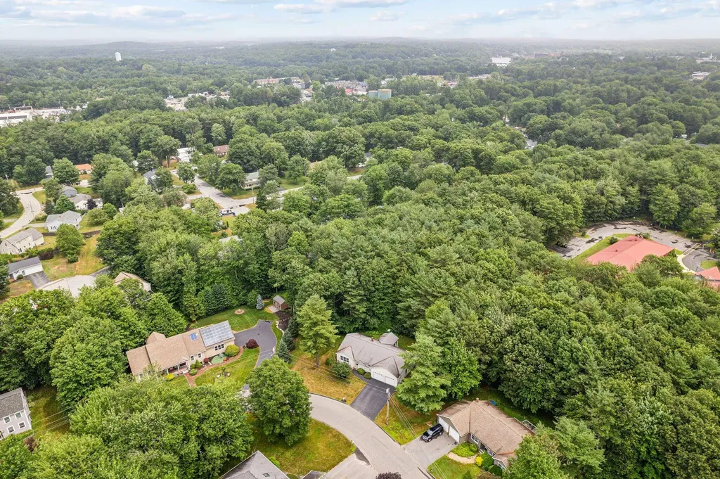 8 Brian Drive Brunswick ME 04011