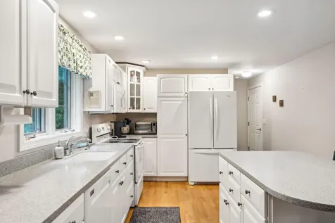 8 Brian Drive Brunswick ME 04011