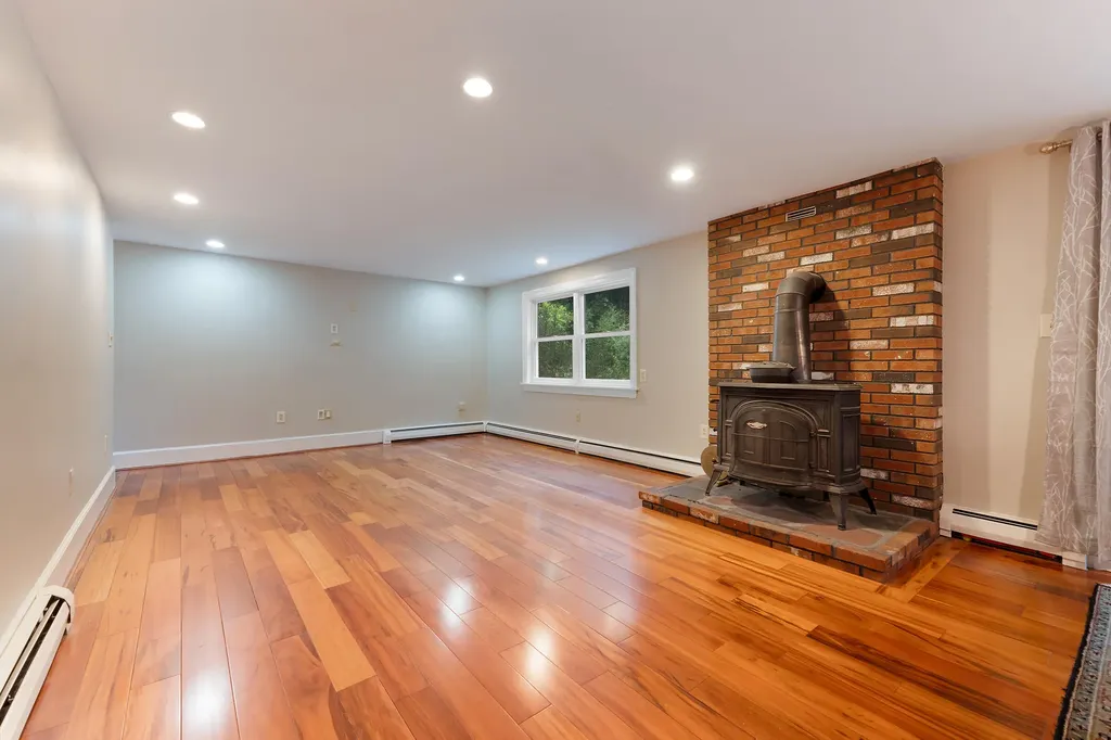 3 Riverview Drive Biddeford ME 04005