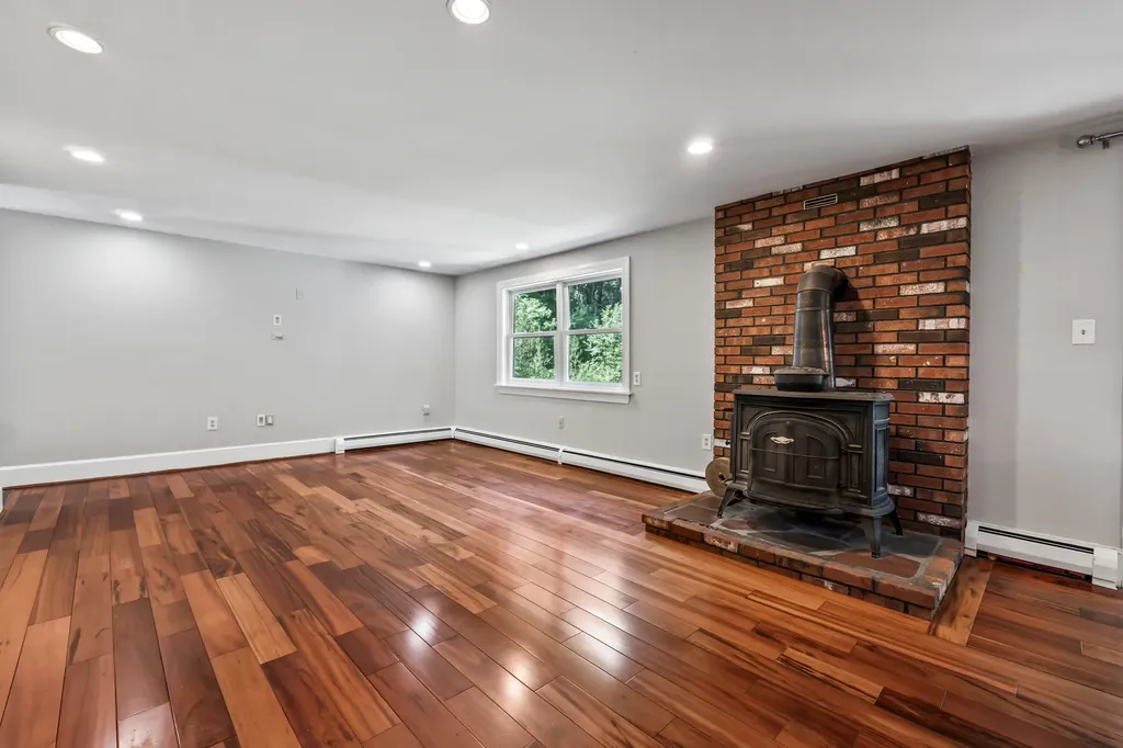 3 Riverview Drive Biddeford ME 04005