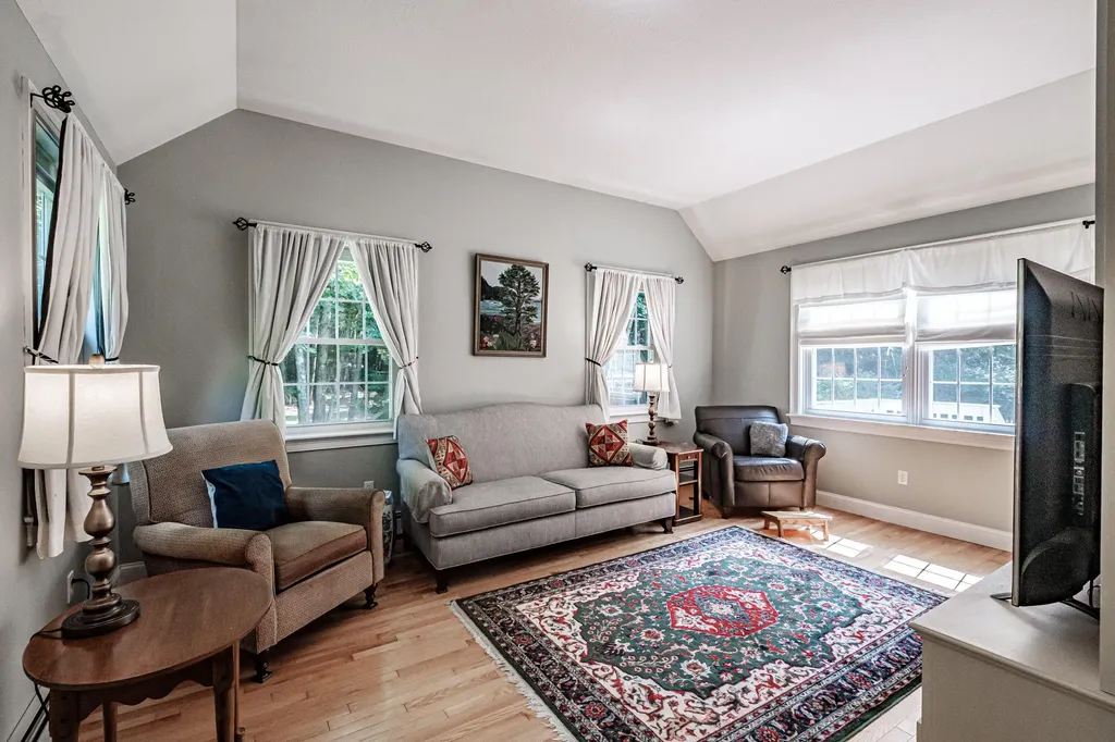 8 Goldenwood Drive Scarborough ME 04074