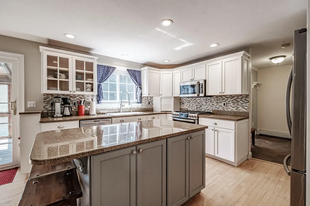 8 Goldenwood Drive Scarborough ME 04074