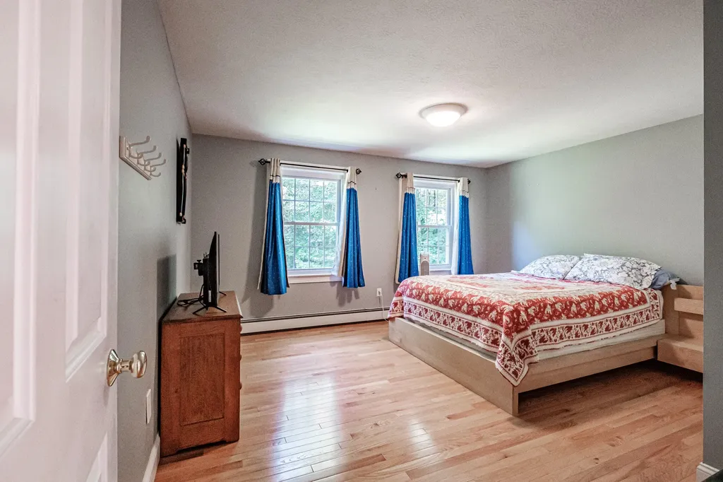 8 Goldenwood Drive Scarborough ME 04074