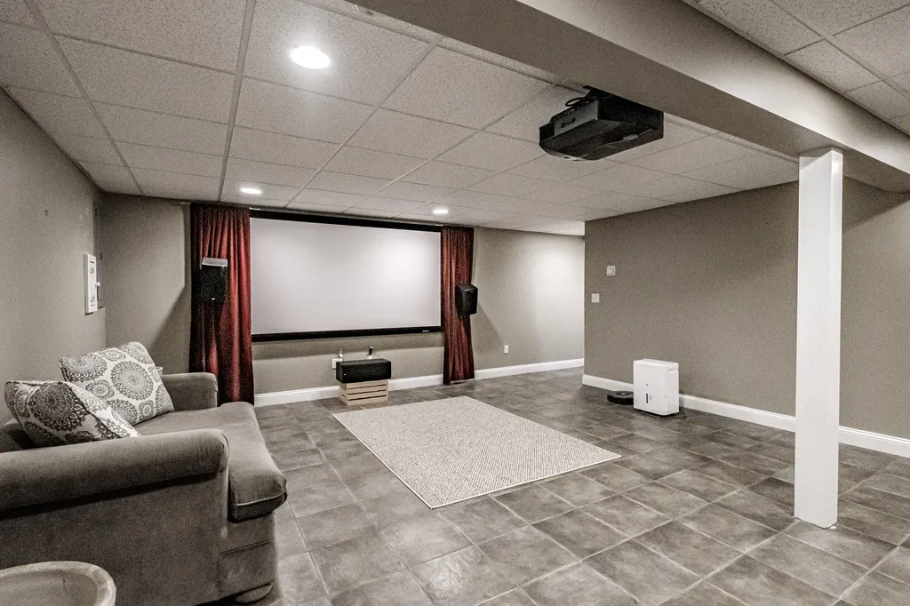 8 Goldenwood Drive Scarborough ME 04074