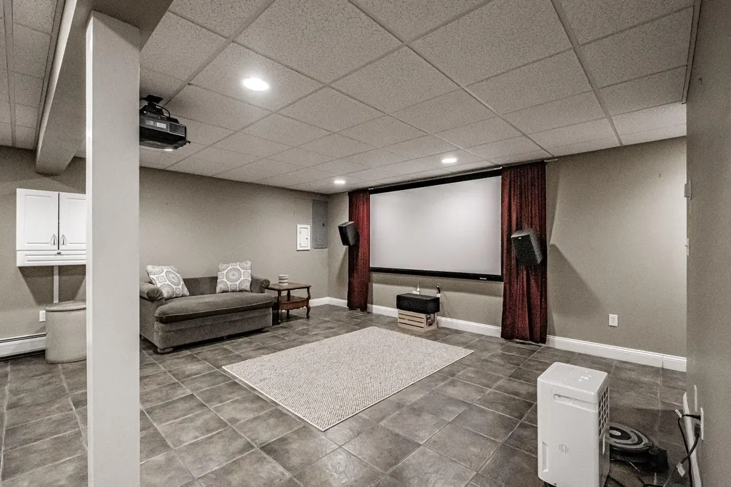 8 Goldenwood Drive Scarborough ME 04074