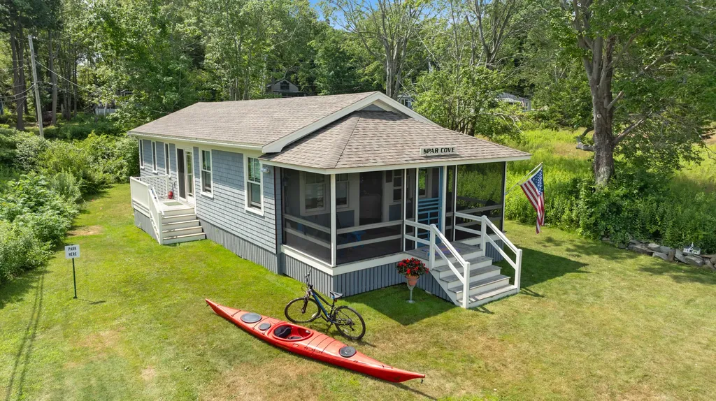 790 Seashore Avenue Portland ME 04108