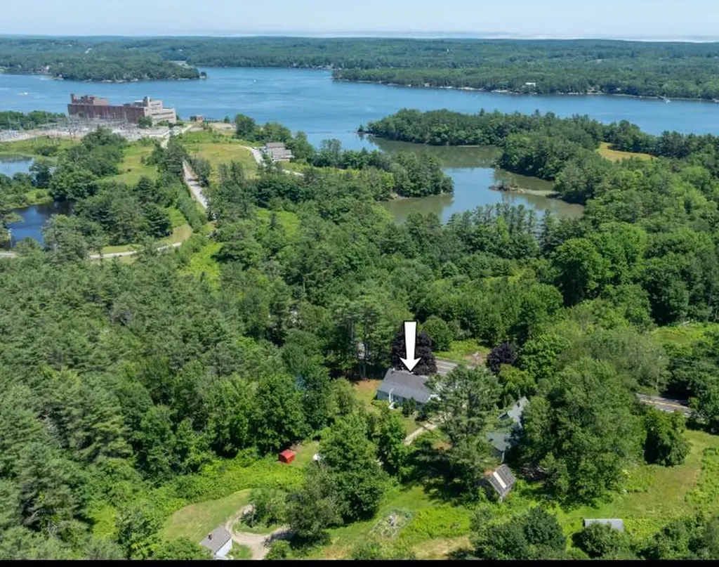 153 Birch Point Road Wiscasset ME 04578