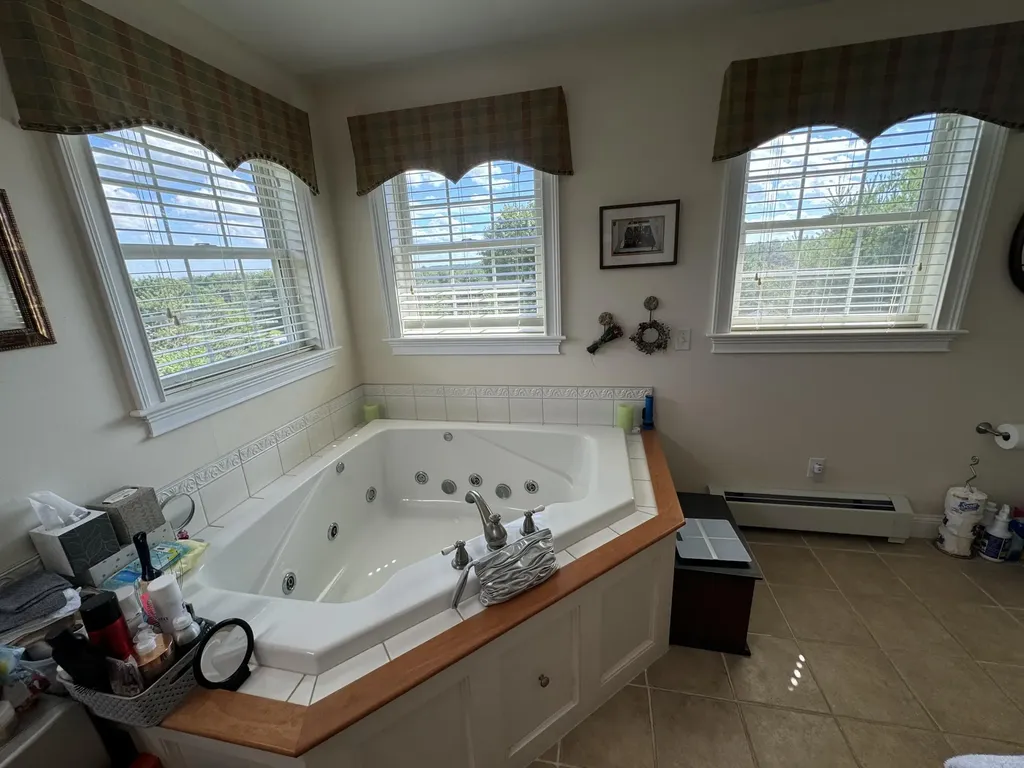 31 Pinnacle Drive Auburn ME 04210