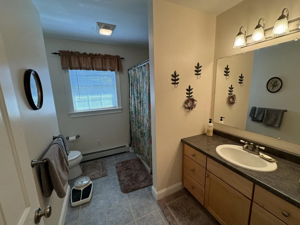 31 Pinnacle Drive Auburn ME 04210