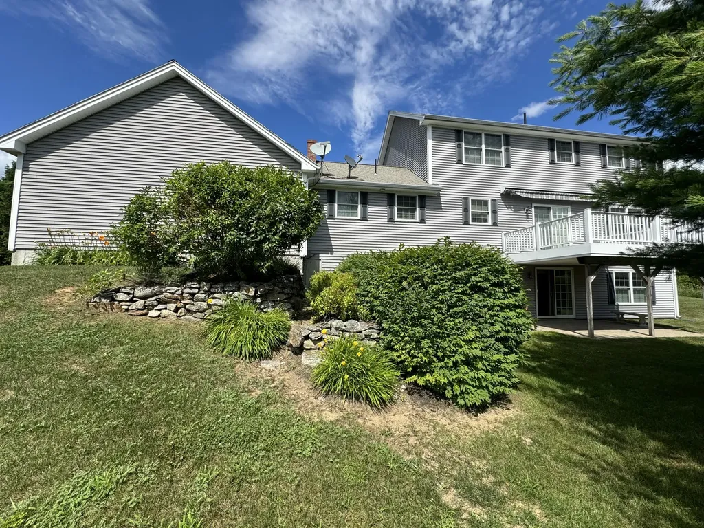 31 Pinnacle Drive Auburn ME 04210