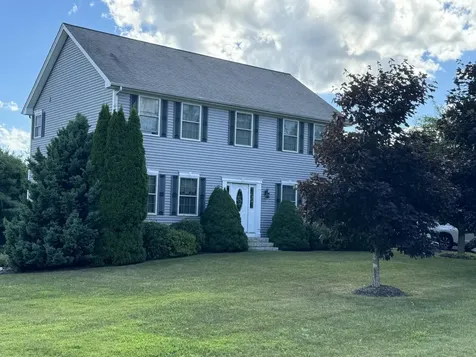 31 Pinnacle Drive Auburn ME 04210