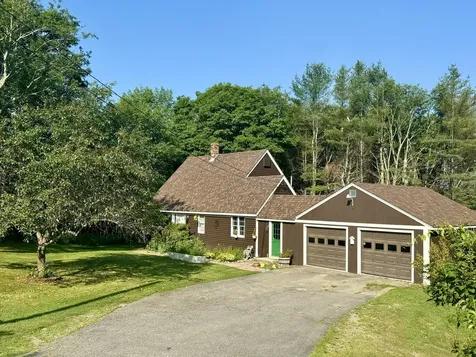 1052 Middle Road Warren ME 04864