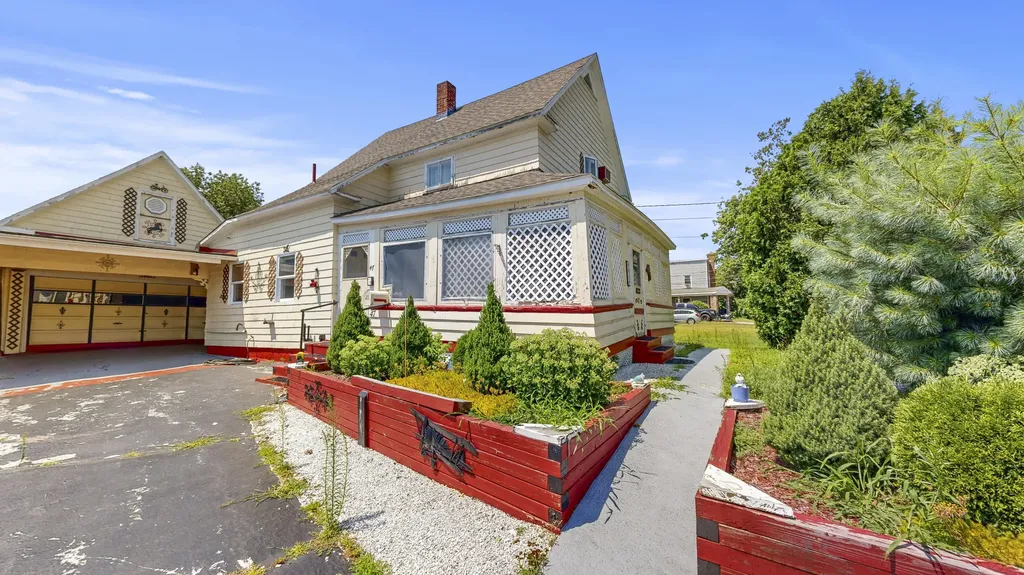 47 Grove Street Lewiston ME 04240