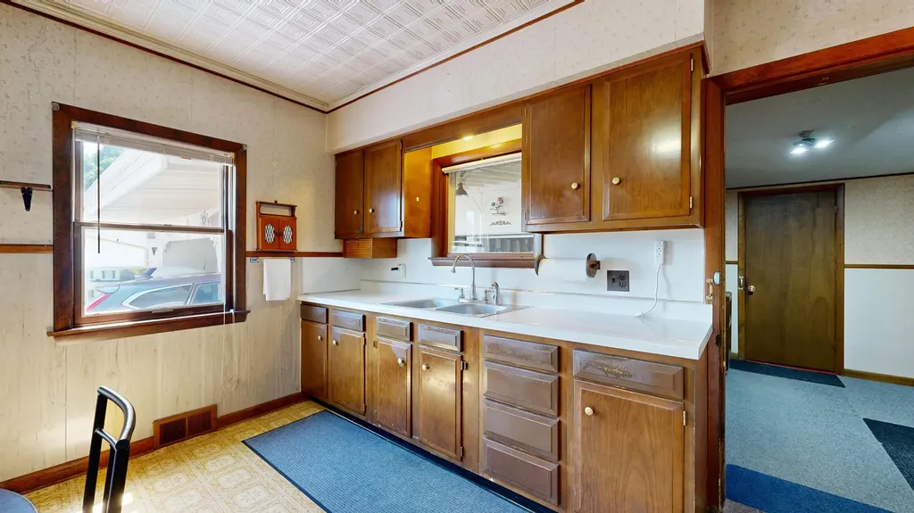 47 Grove Street Lewiston ME 04240