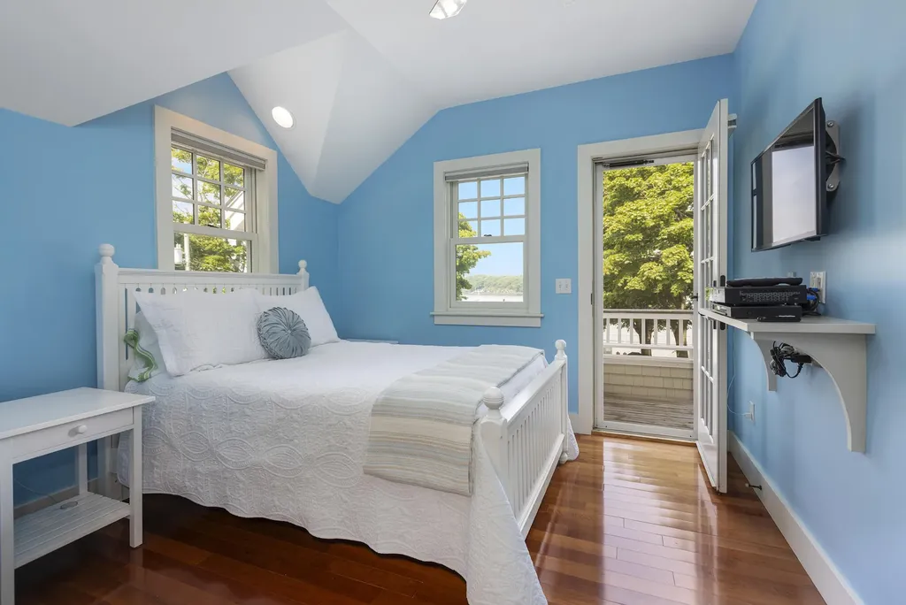 20 Sunset Road Portland ME 04108