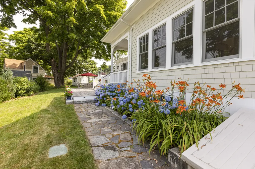 20 Sunset Road Portland ME 04108