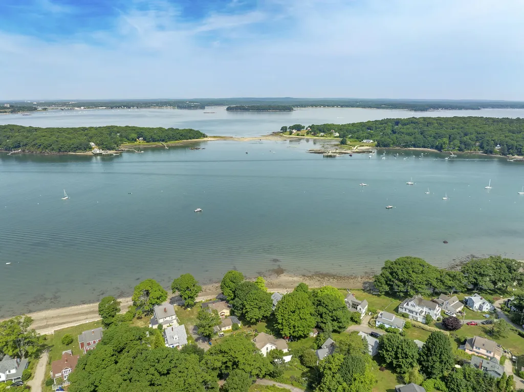 20 Sunset Road Portland ME 04108