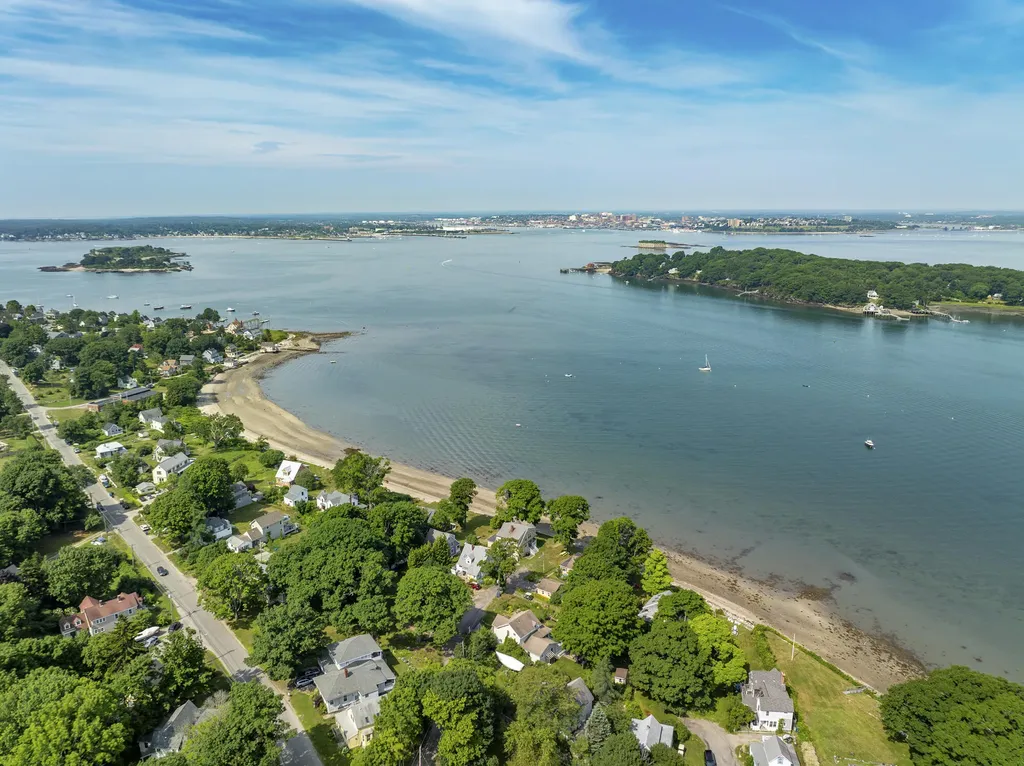 20 Sunset Road Portland ME 04108