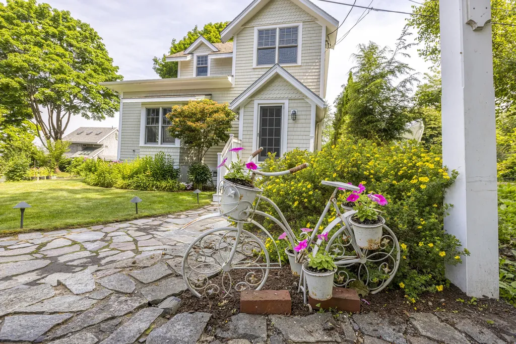 20 Sunset Road Portland ME 04108