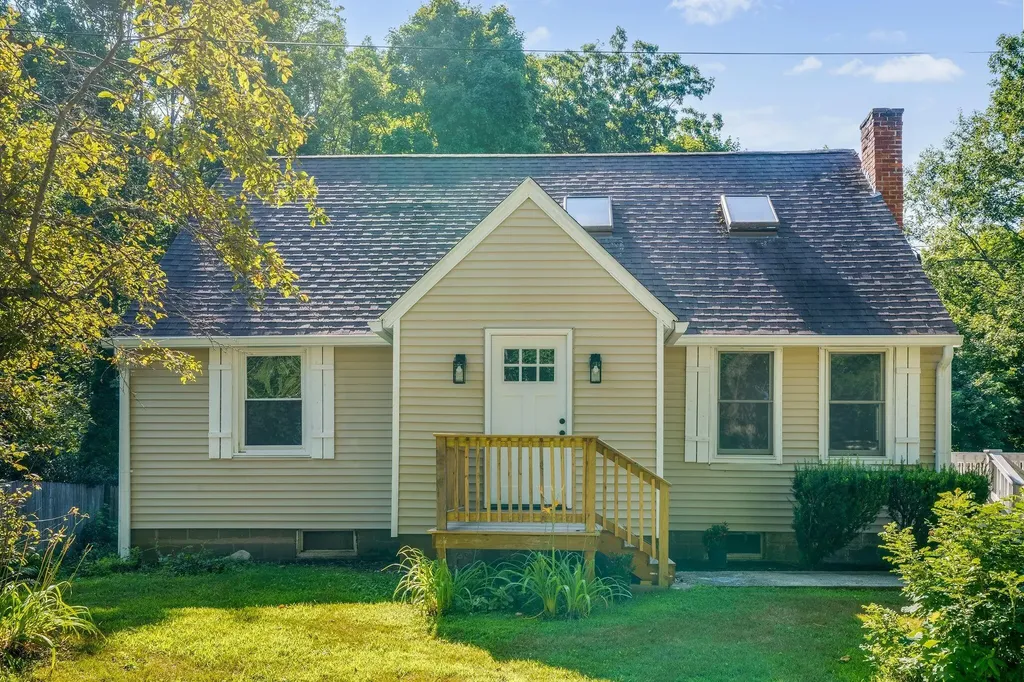 8 Palmer Avenue Kittery ME 03904