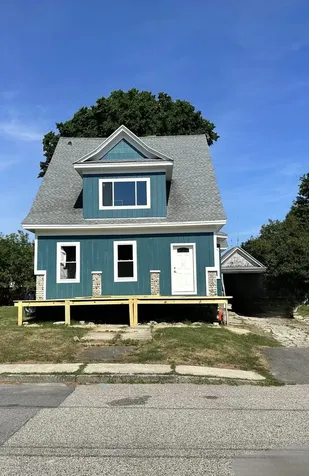 52 Edgeworth Avenue Portland ME 04103