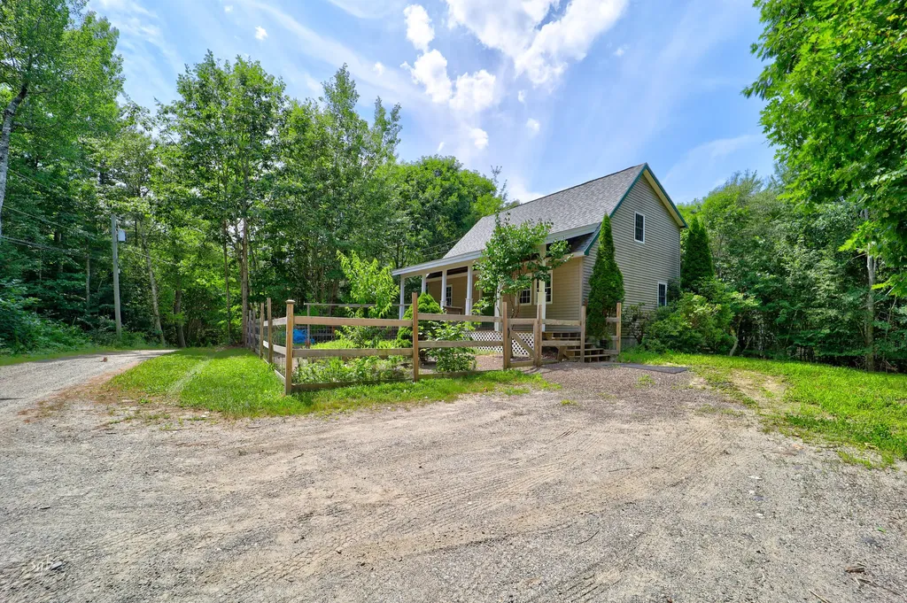 15 Upland Way Ellsworth ME 04605