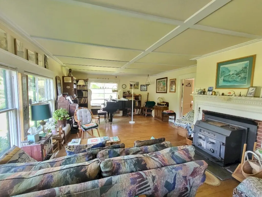 281 Temple Road Farmington ME 04938