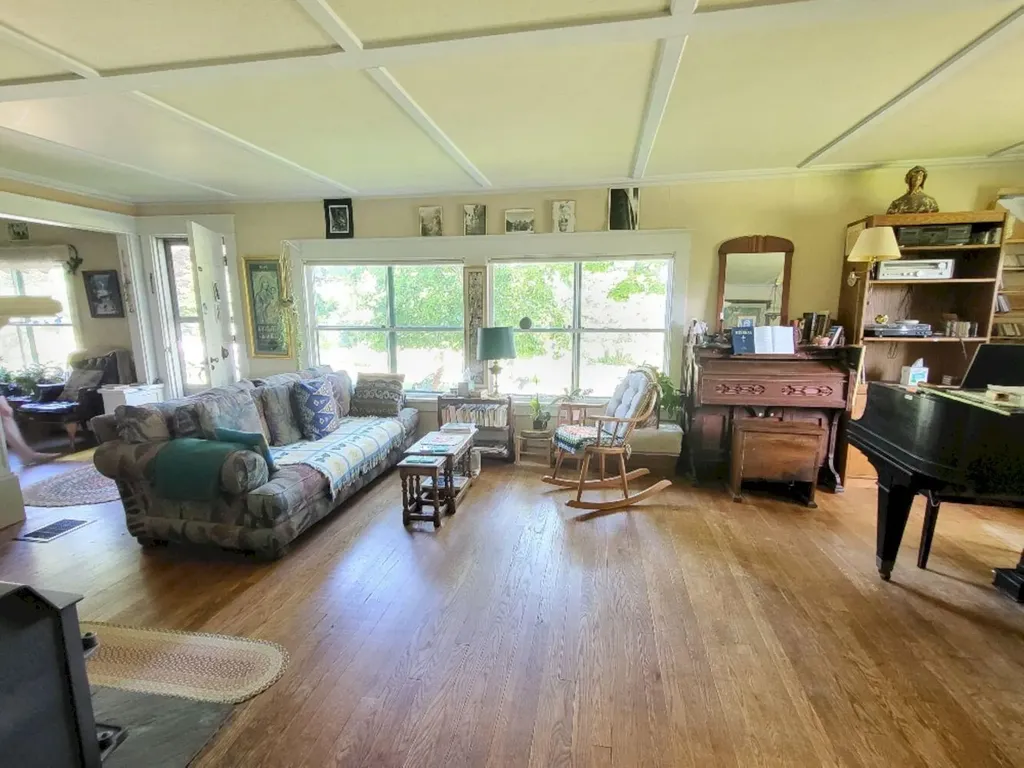 281 Temple Road Farmington ME 04938