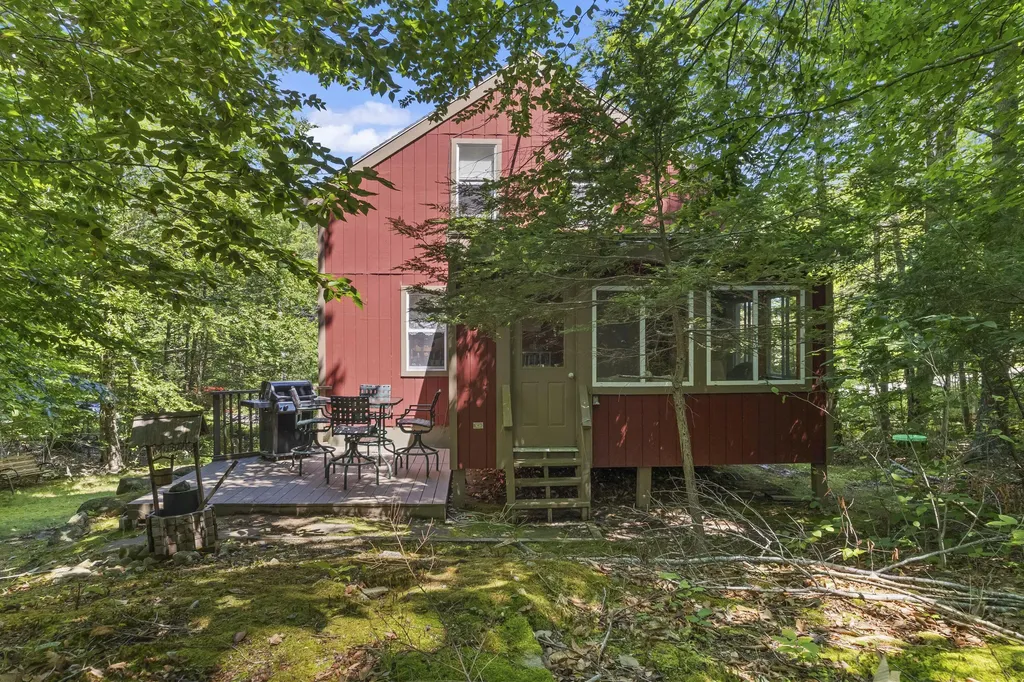 19 N North Beach Road Frye Island ME 04071