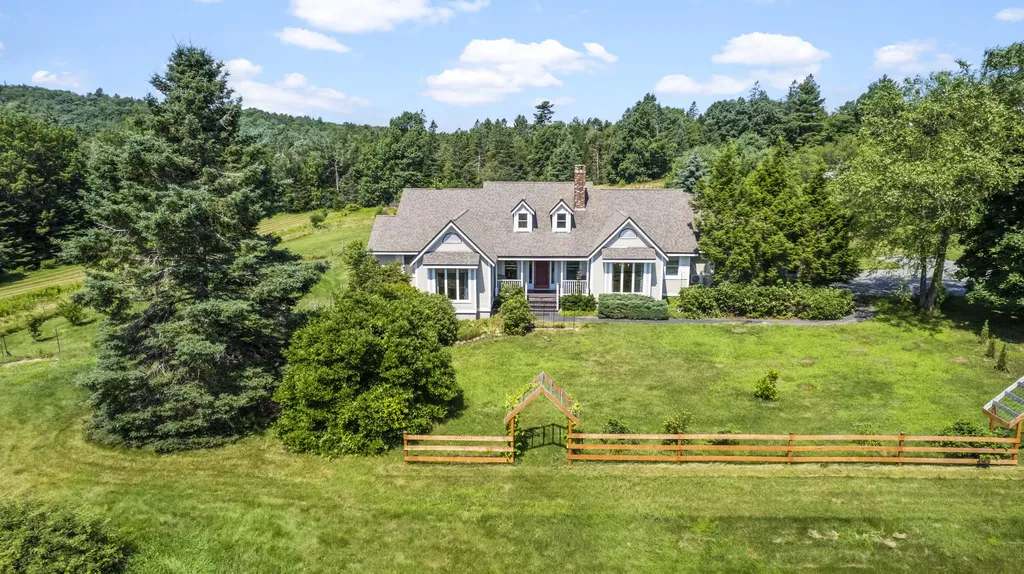 185 South Road Holden ME 04429