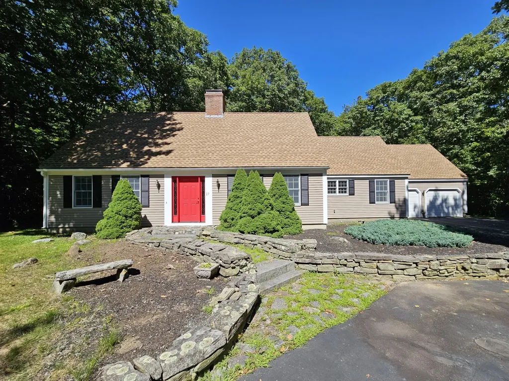 27 Wellington Drive Rockport ME 04856
