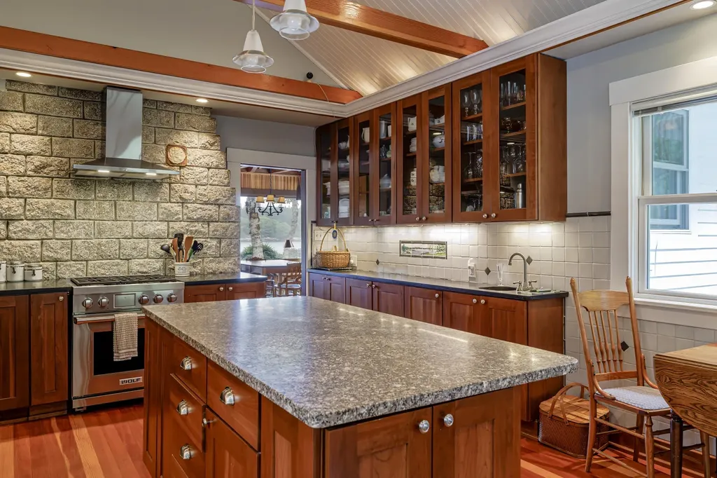 49 Oak Hill Lane Stonington ME 04681