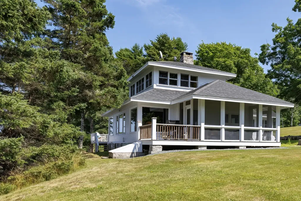 49 Oak Hill Lane Stonington ME 04681