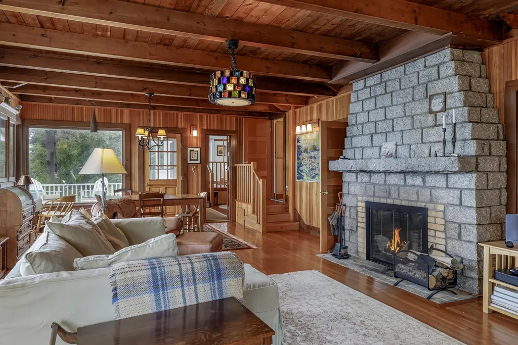 49 Oak Hill Lane Stonington ME 04681