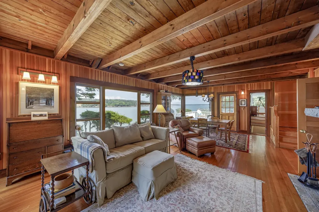 49 Oak Hill Lane Stonington ME 04681