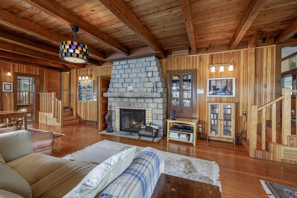 49 Oak Hill Lane Stonington ME 04681