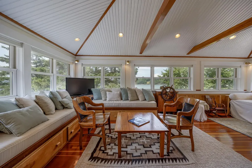 49 Oak Hill Lane Stonington ME 04681