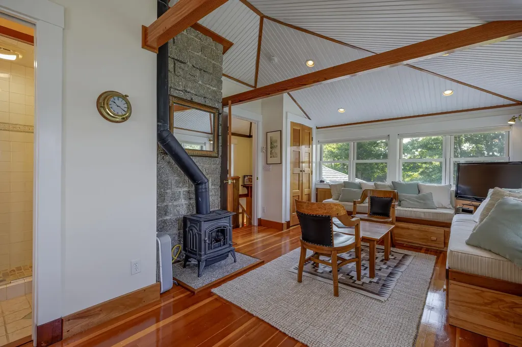 49 Oak Hill Lane Stonington ME 04681