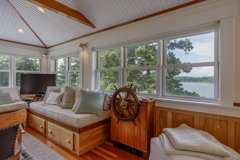 49 Oak Hill Lane Stonington ME 04681