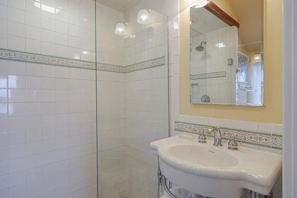 49 Oak Hill Lane Stonington ME 04681