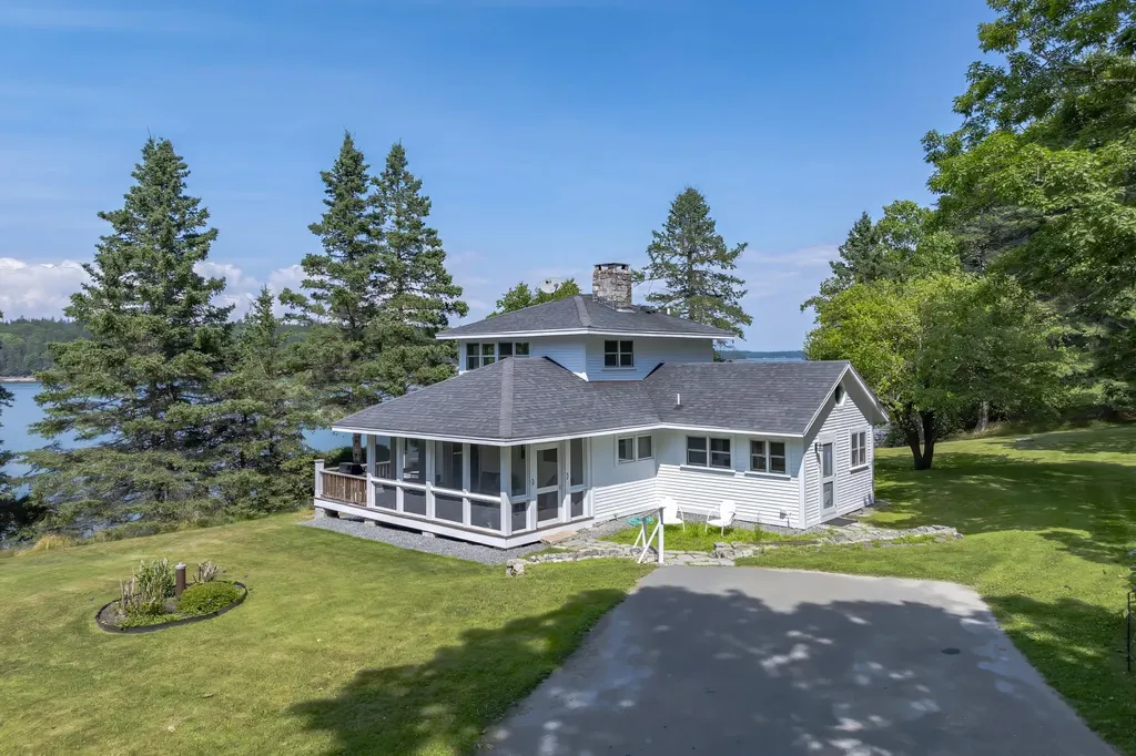 49 Oak Hill Lane Stonington ME 04681
