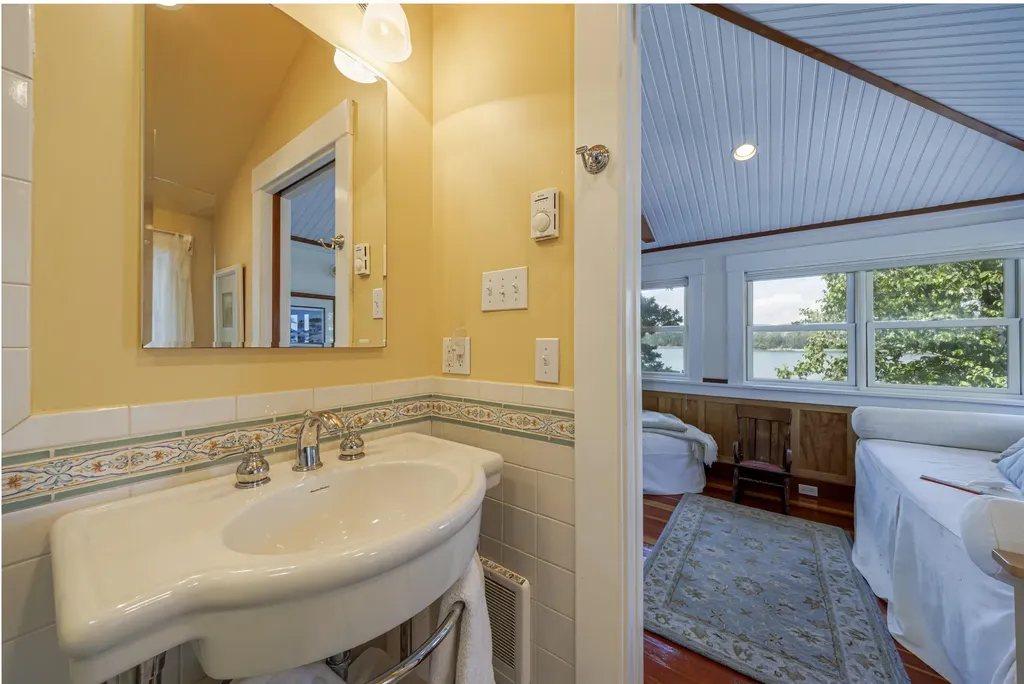 49 Oak Hill Lane Stonington ME 04681