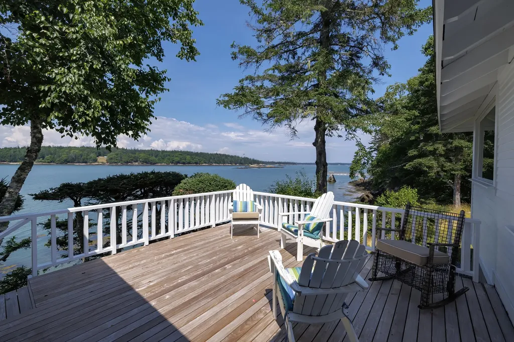 49 Oak Hill Lane Stonington ME 04681