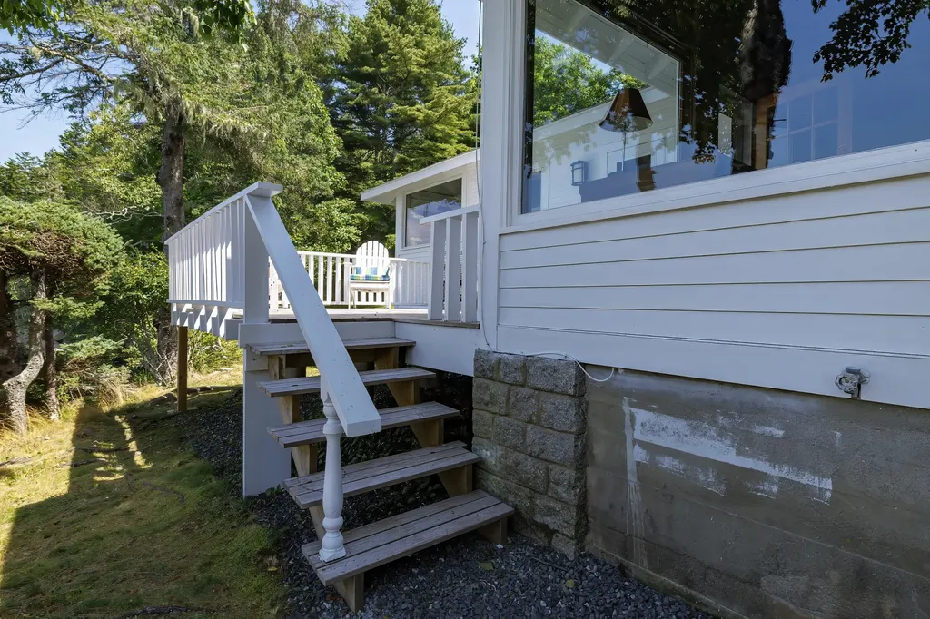 49 Oak Hill Lane Stonington ME 04681
