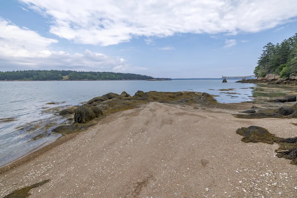 49 Oak Hill Lane Stonington ME 04681