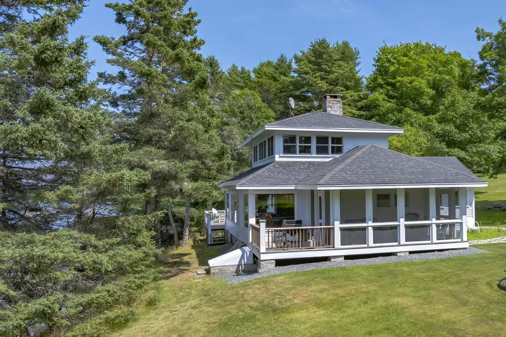 49 Oak Hill Lane Stonington ME 04681