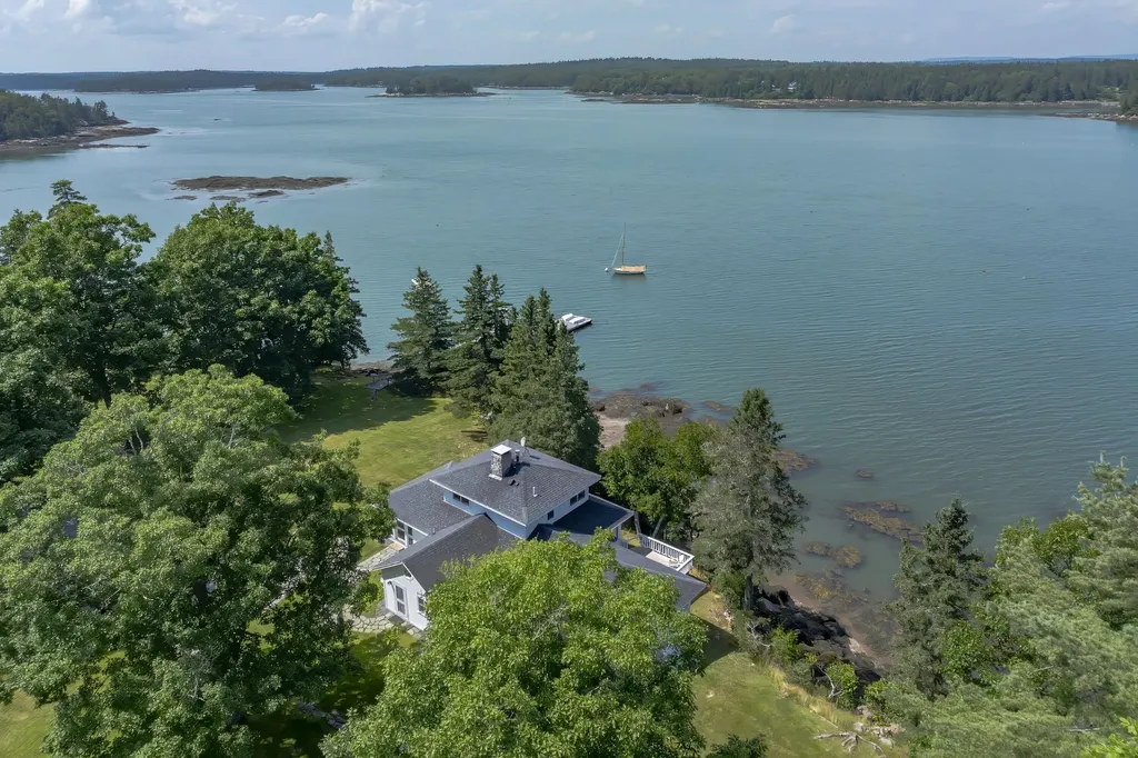 49 Oak Hill Lane Stonington ME 04681